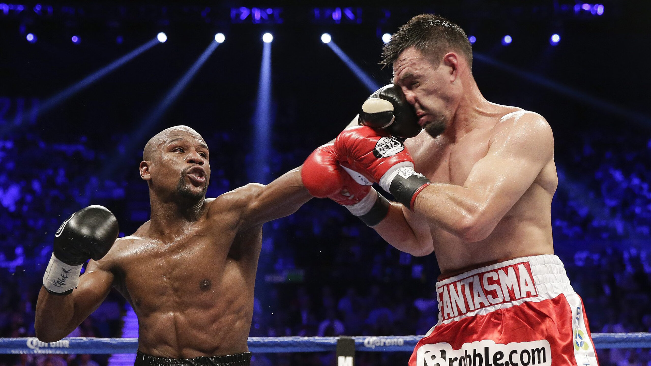 开云在线-托桑·埃夫布奥姆万成为NBA未来之星,埃托奥和布冯相视一笑